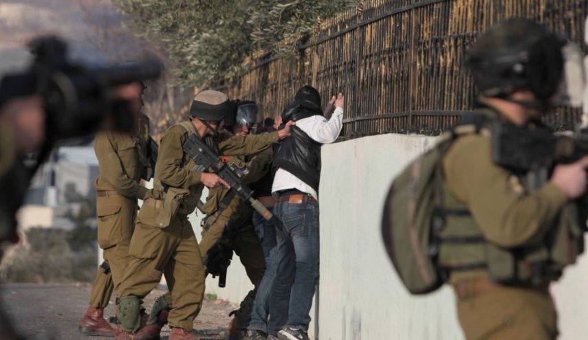 فلسطين: سلطات الاحتلال تعتقل 16 مواطن بينهم والد شهيد