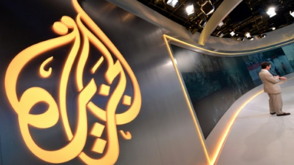 قناة الجزيرة توقف صحفيين عن العمل بسبب تقرير عن محرقة اليهود