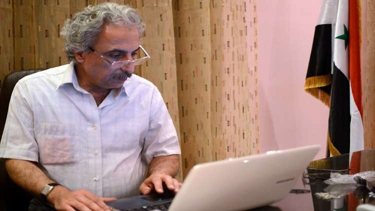 المعارض السوري لؤي حسين يدعو اللاجئين إلى العودة بضمانات روسية