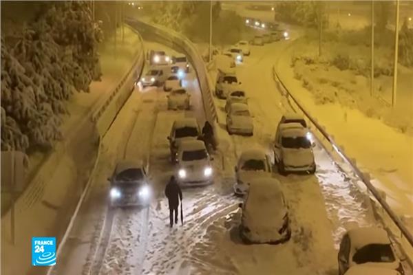 إسبانيا: عاصفة ثلجية نادرة تتسبب في إغلاق مطار مدريد وعدة طرقات