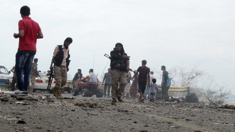 مقتل 17 شخصا على الأقل بغارات جوية في جنوب اليمن