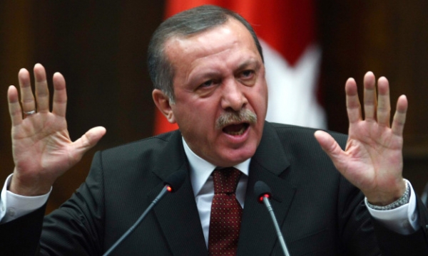 شكوك أردوغان تطيح ب45 ألف موظف