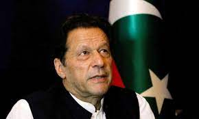محكمة باكستانية تقضي بالسجن 3 سنوات على عمران خان