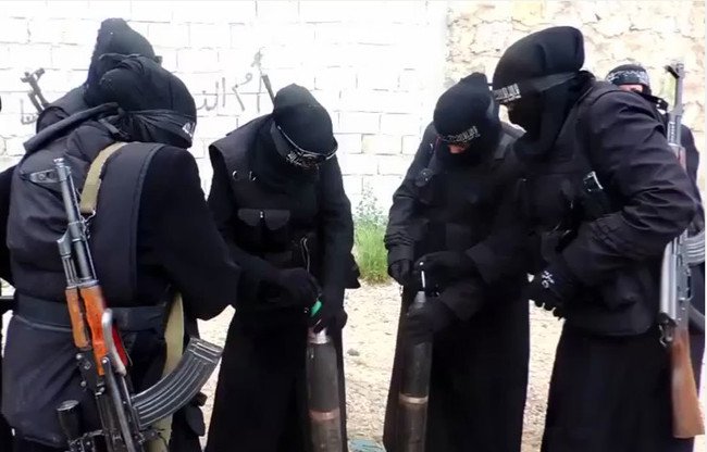 ليبيا:4 عناصرنسائية تابعة ل”داعش”تنفذ عمليات انتحارية فى سرت