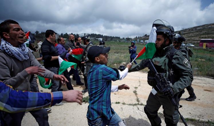 مواجهات وفعاليات تضامنية مع المضربين بسجون الاحتلال الاسرائيلي