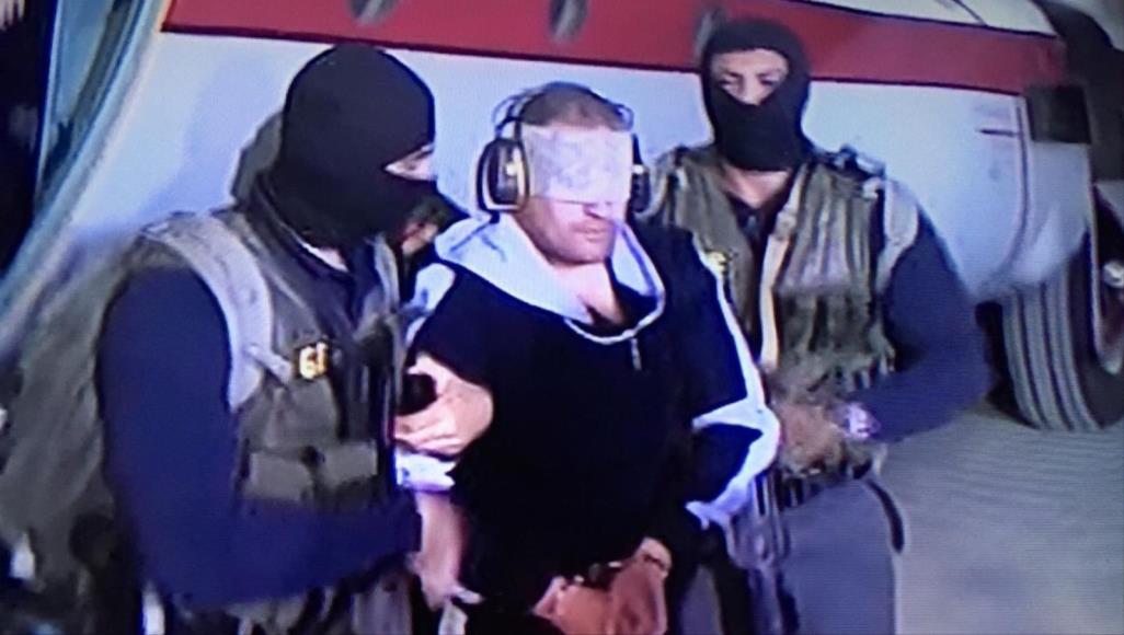 بتغطية إعلامية لافتة.. القاهرة تتسلم زعيم تنظيم المرابطين من قوات حفتر