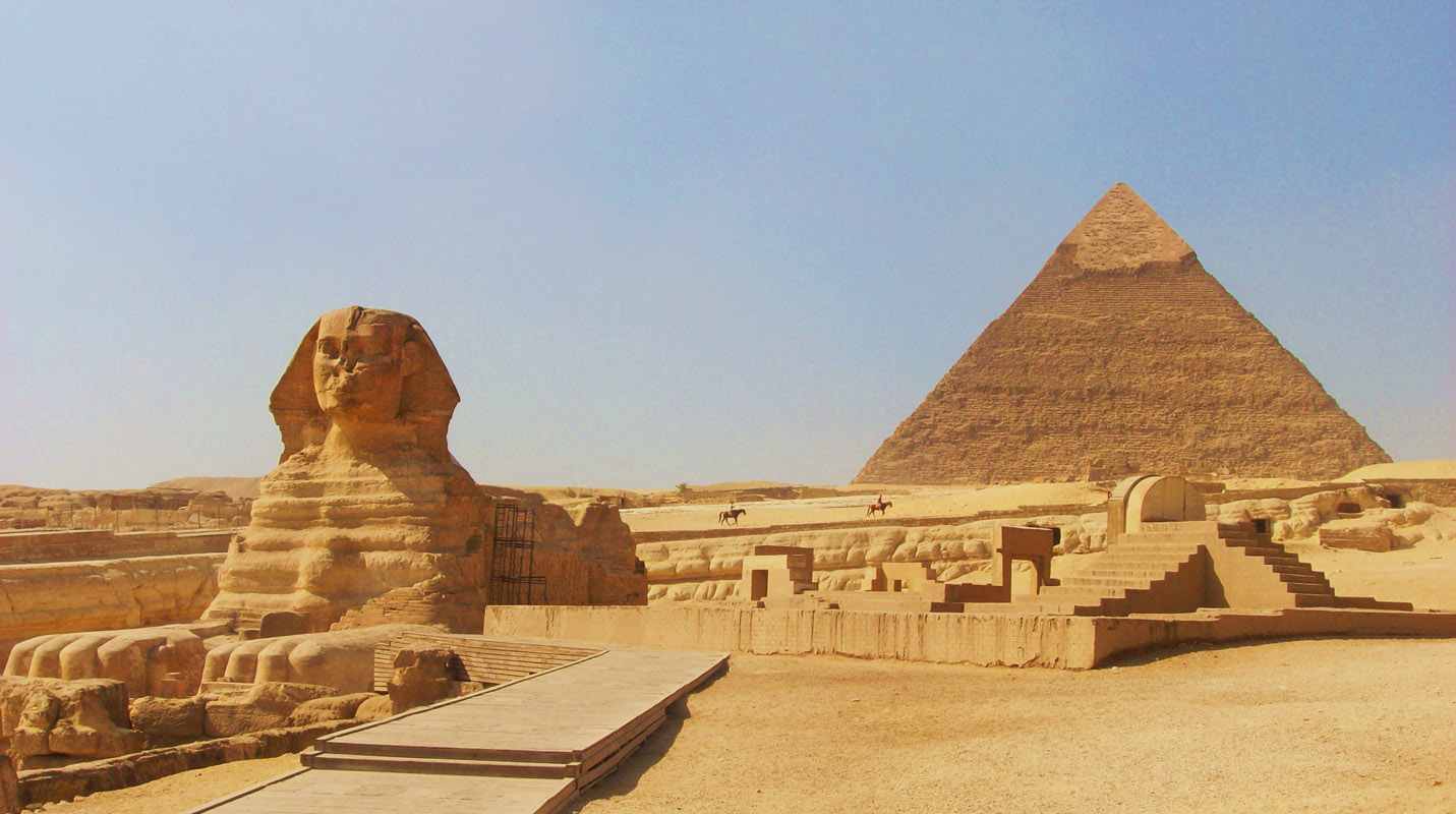 تنظيم داعش يهدد مصر بهدم الأهرامات قريبا