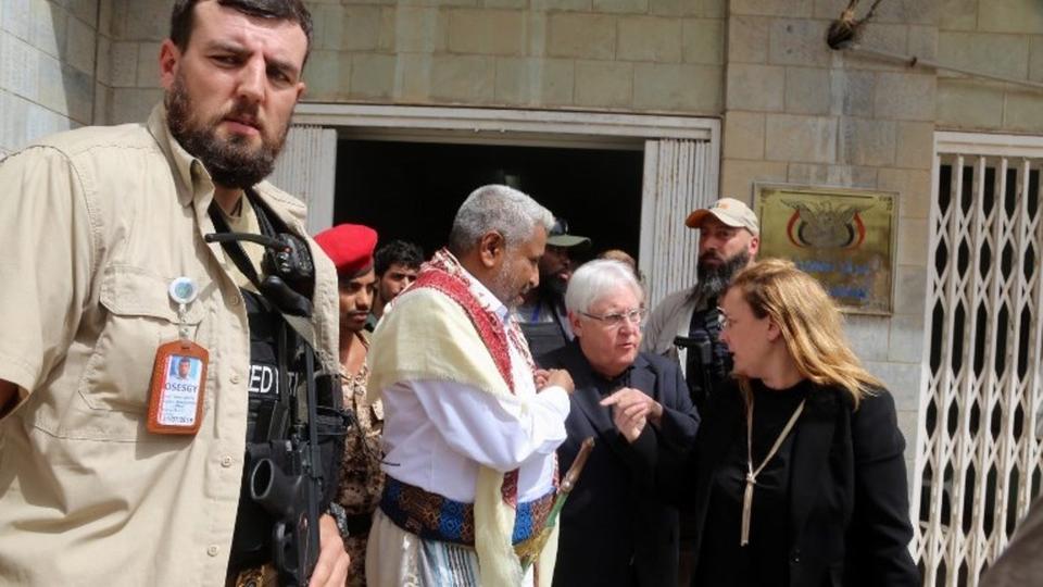 انتقاد حاد للمبعوث الأممي لليمن.. “رضخ لابتزاز الحوثي”