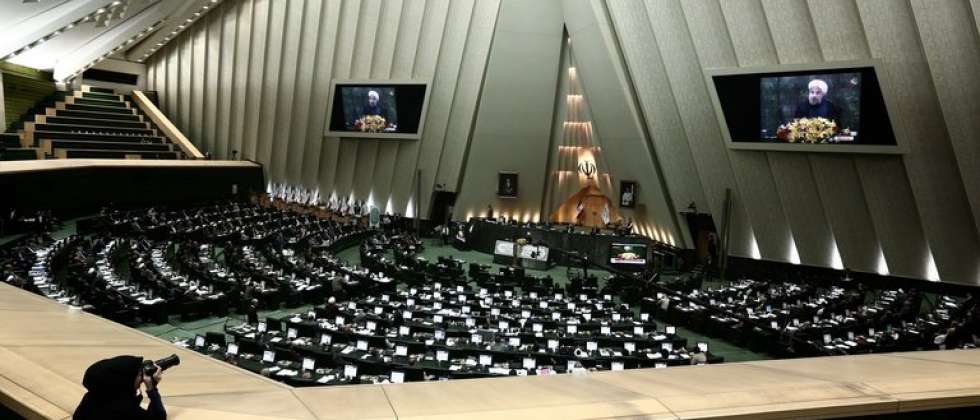 إيران:مجلس الشورى يصادق على تغريم أمريكا