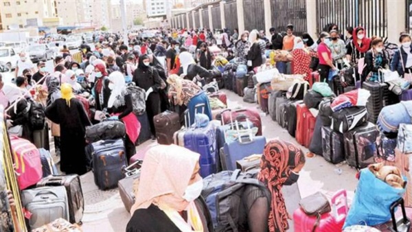فئة عليها مغادرة الكويت نهاية الشهر.. مناشدة من الحكومة للوافدين