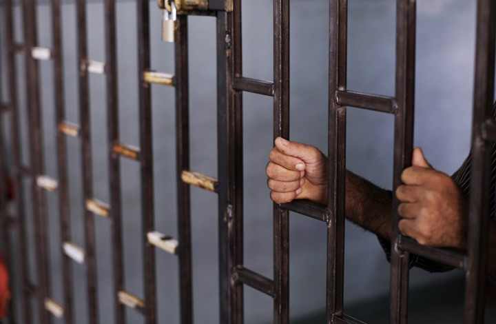 تظاهرات أمام الصليب الأحمرفى غزة للمطالبة بالإفراج عن المعتقلين فى سجون الإحتلال