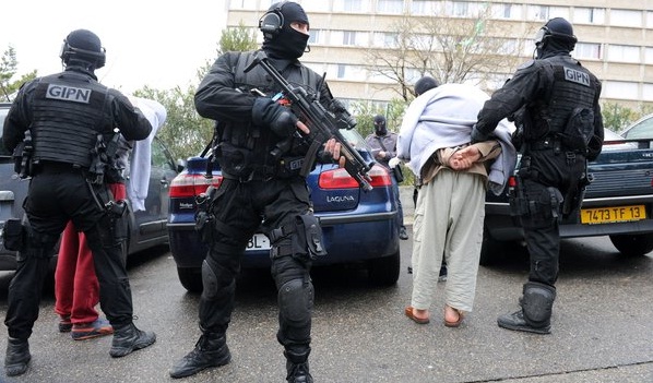 حملة اعتقالات مكثفة فى فرنسا منذ بدء يورو ٢٠١٦