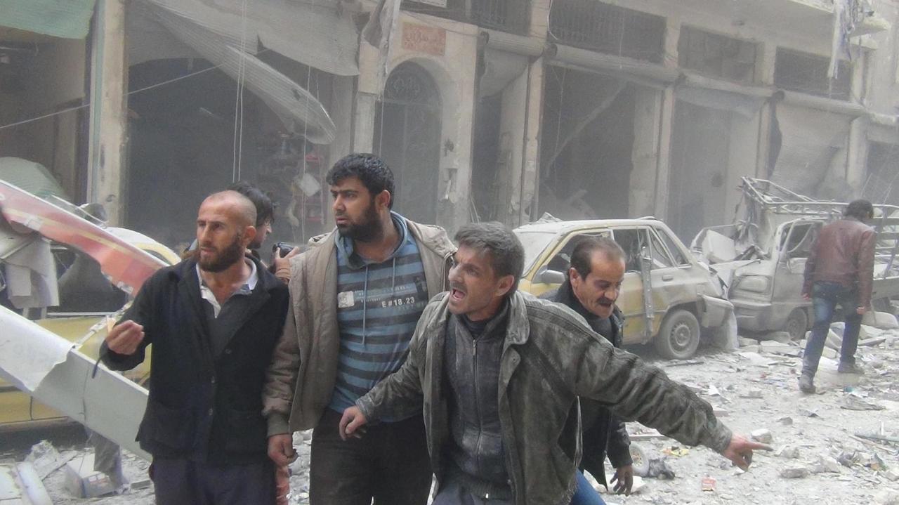 غارات روسية عنيفة على حلب تسفر عن مقتل 8 مدنيين وإصابة عشرات أخرين