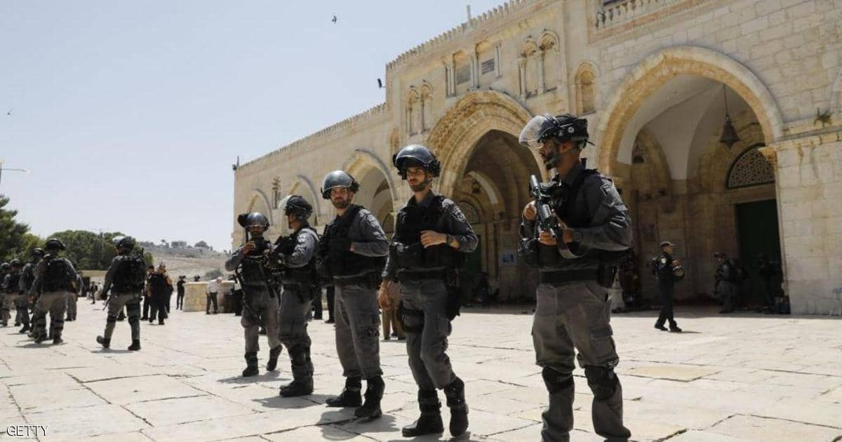 وزير الزراعة الإسرائيلي يقتحم المسجد الأقصي