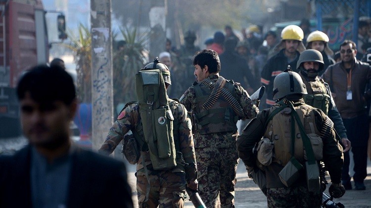 مقتل 13 شخصا في تفجير انتحاري شرق أفغانستان