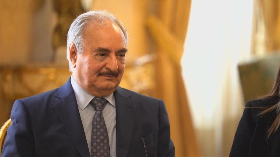 لأول مرة.. بوتين يلتقي حفتر في موسكو