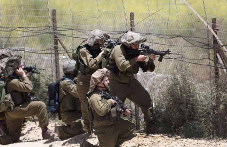 الإحتلال الإسرائيلي يطلق النيران على المزارعين الفلسطنين بقطاع غزة