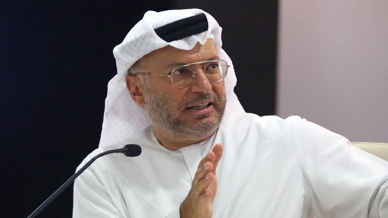 هل تتحول الإمارات عن مواقفها المبدئية؟ أنور قرقاش يؤكد موقف أبو ظبي من الصراع في أوكرانيا