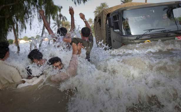 باكستان: الفيضانات تقتل 15 شخص غرب البلاد