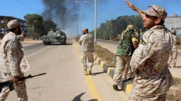 ليبيا: اشتباكات عنيفة بين قوات الجيش ومسلحين داعش الفارين من بنغازي