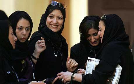 حدث تاريخي..انتخابات بلدية في السعودية تشارك فيها المرأة لأول مرة