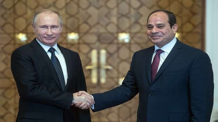 السيسي أول زعيم عربي يهنئ بوتين