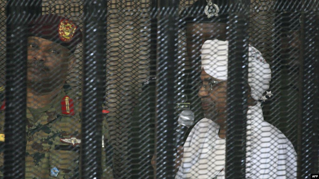 “البشير” يعترف أمام القضاء بتسلم 90 مليون دولار من “محمد بن سلمان”