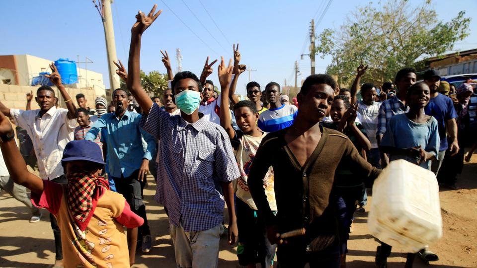 دعوات لاعتصامات بمدن السودان.. و”الأمة” باق بالحكومة
