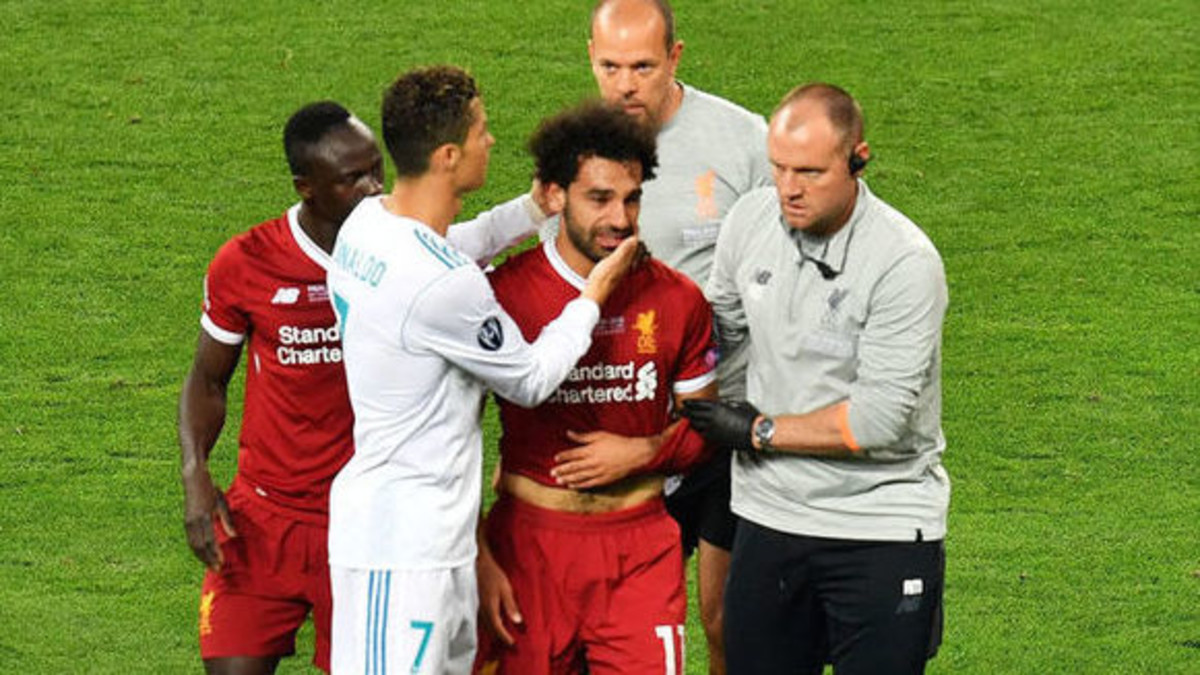 هذا ما قاله فيفا في مواساة الملك المصري صلاح