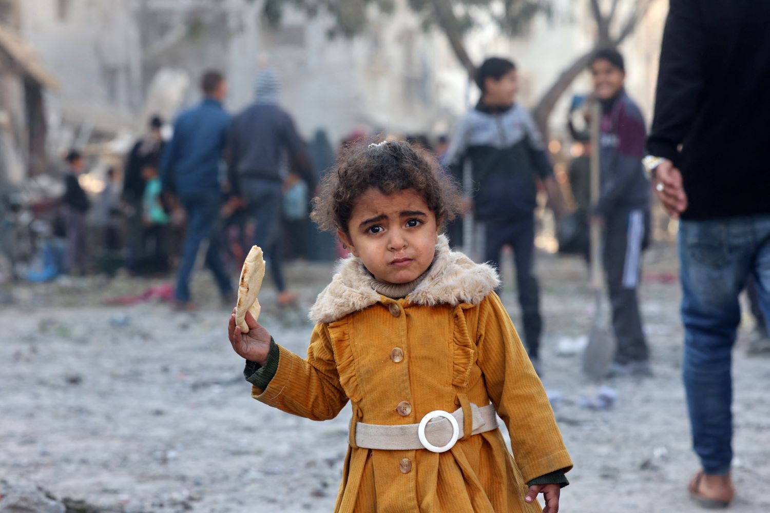 13 فلسطيني يموتون جوع في 24 ساعة