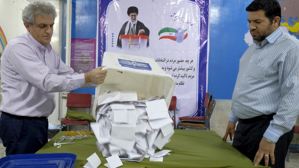 انتخابات إيران.. تقدم المحافظين ونتائج مرضية للإصلاحيين
