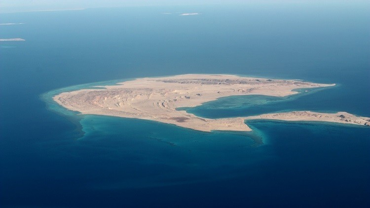 السيسي يشرح موقفه من الجدل حول تيران وصنافير