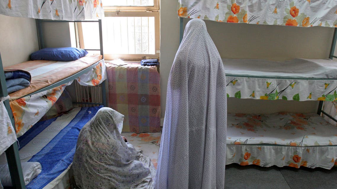 غردت عن جحيم منسي فاعتقلت.. ناشطة تفضح فظائع سجون إيران