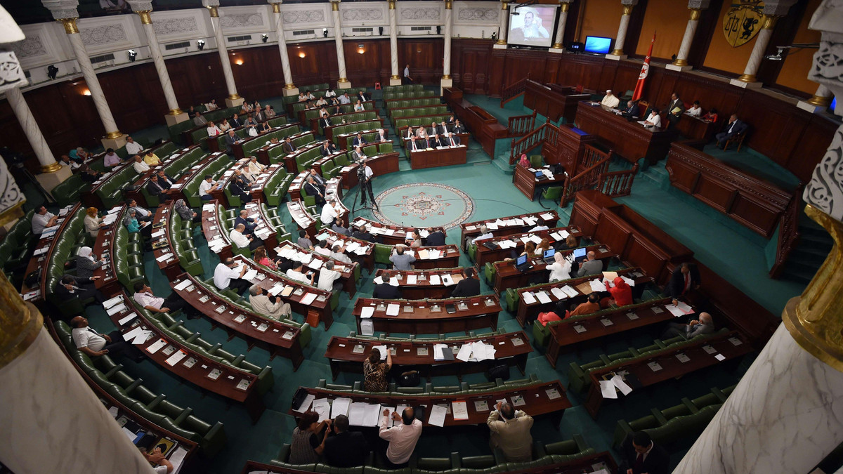 البرلمان التونسي يصادق على تعيين وزير الداخلية الجديد