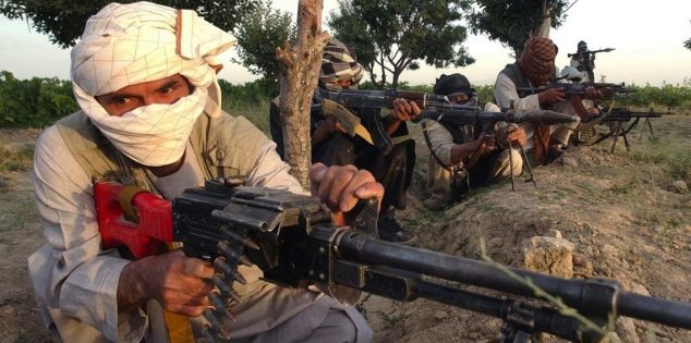 تنظيم القاعدة يهاجم موقع عسكري بـ”أبين”