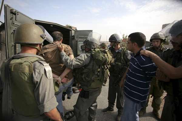 فلسطين:اعتقال عشرات الشبان فى حملة موسعة بمدن الضفة