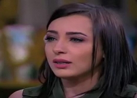 الفنانة “ساندي” تتعرض للتهديد بنشر صور خاصة