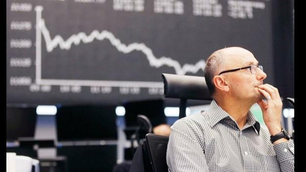 الأسهم الأوروبية تبدد مكاسبها بعد موجة صعود