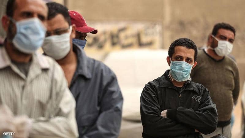 مصر تخصم من رواتب العاملين لمواجهة تبعات كورونا