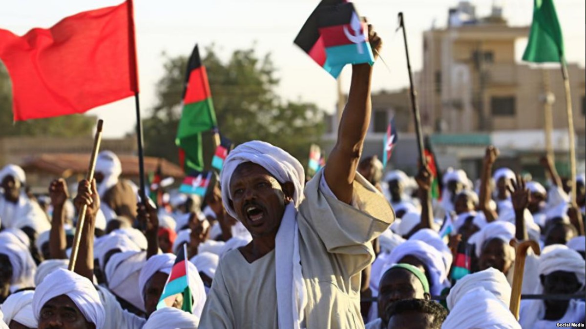 غضب السودان لازال مشتغل ..مقتل 6 من قوات الأمن في مواجهات مع المتظاهرين