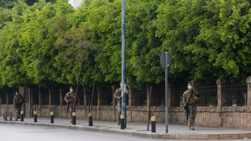 لبنان يغلق حدوده براً وجواً.. “إنها التعبئة العامة”