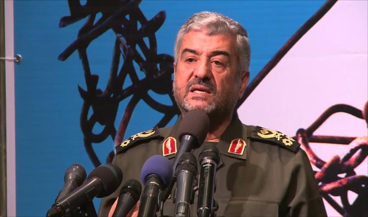 الحرس الثوري: الإيرانيون لن يسمحوا بالتفاوض مع “الشيطان الأكبر”