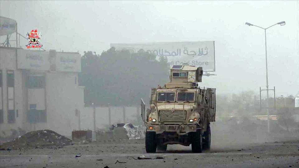 اليمن.. قطع شريان الإمداد الرئيسي للميليشيات بالحديدة