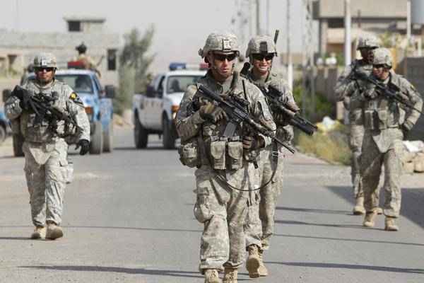 العراق:القوات الأمريكية شرعت ببناء قاعدتين عسكرتيتن فى الأنبار