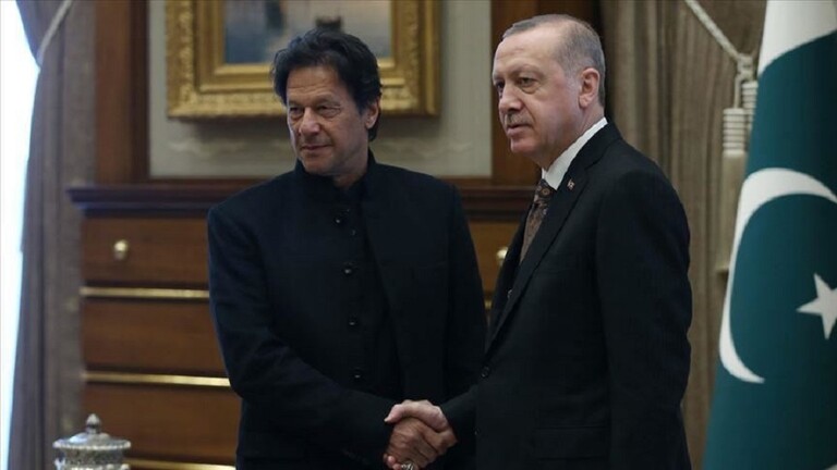 أردوغان يساعد خان للخروج من مأزق كبير