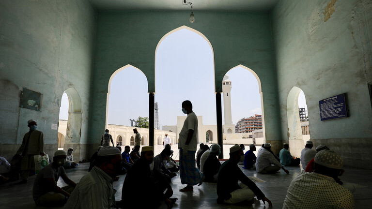 مصرع 11 شخصا على الأقل جراء انفجار أجهزة تكييف بمسجد في بنغلاديش