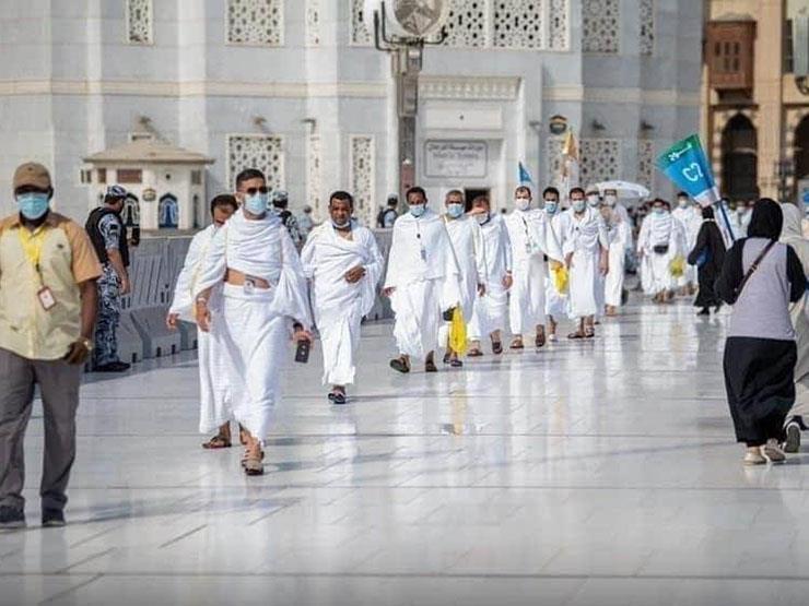 السعودية تحدد فئة لأداء العمرة دون تلقى لقاح كورونا