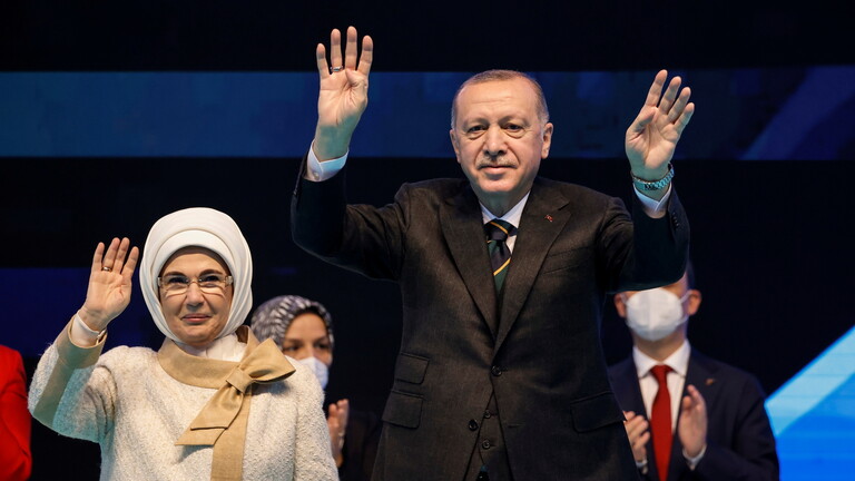 عقيلة أردوغان تتسلم جائزة دولية