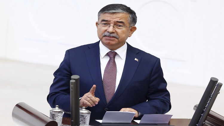 وزير الدفاع التركي: جيشنا لم يدخل الأراضي السورية