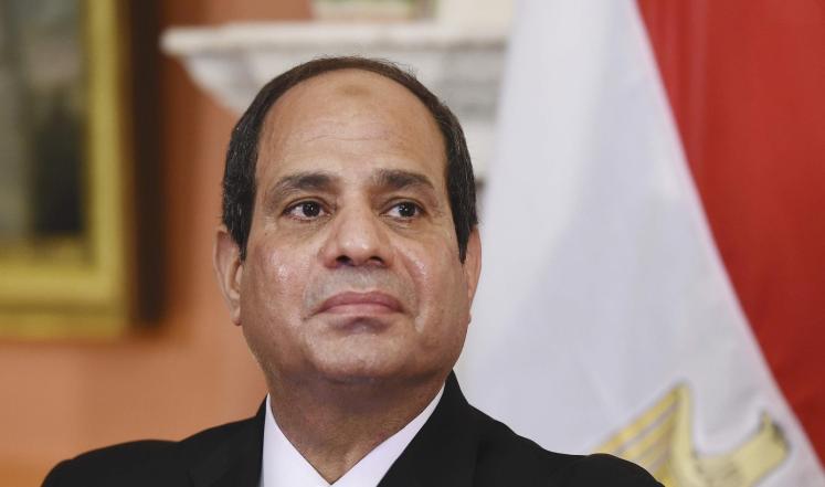 يديعوت أحرونوت: الاقتصاد يهدد عرش السيسي